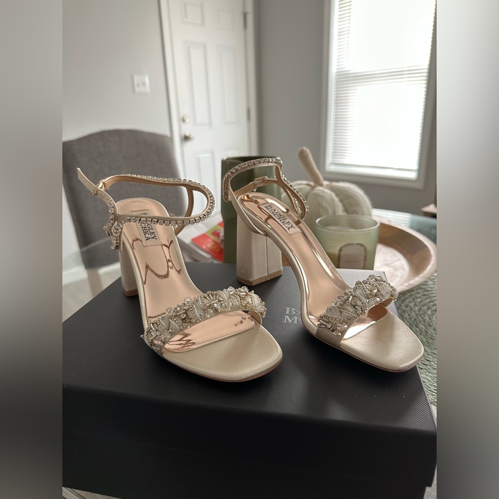 Badgley Mischka block heel